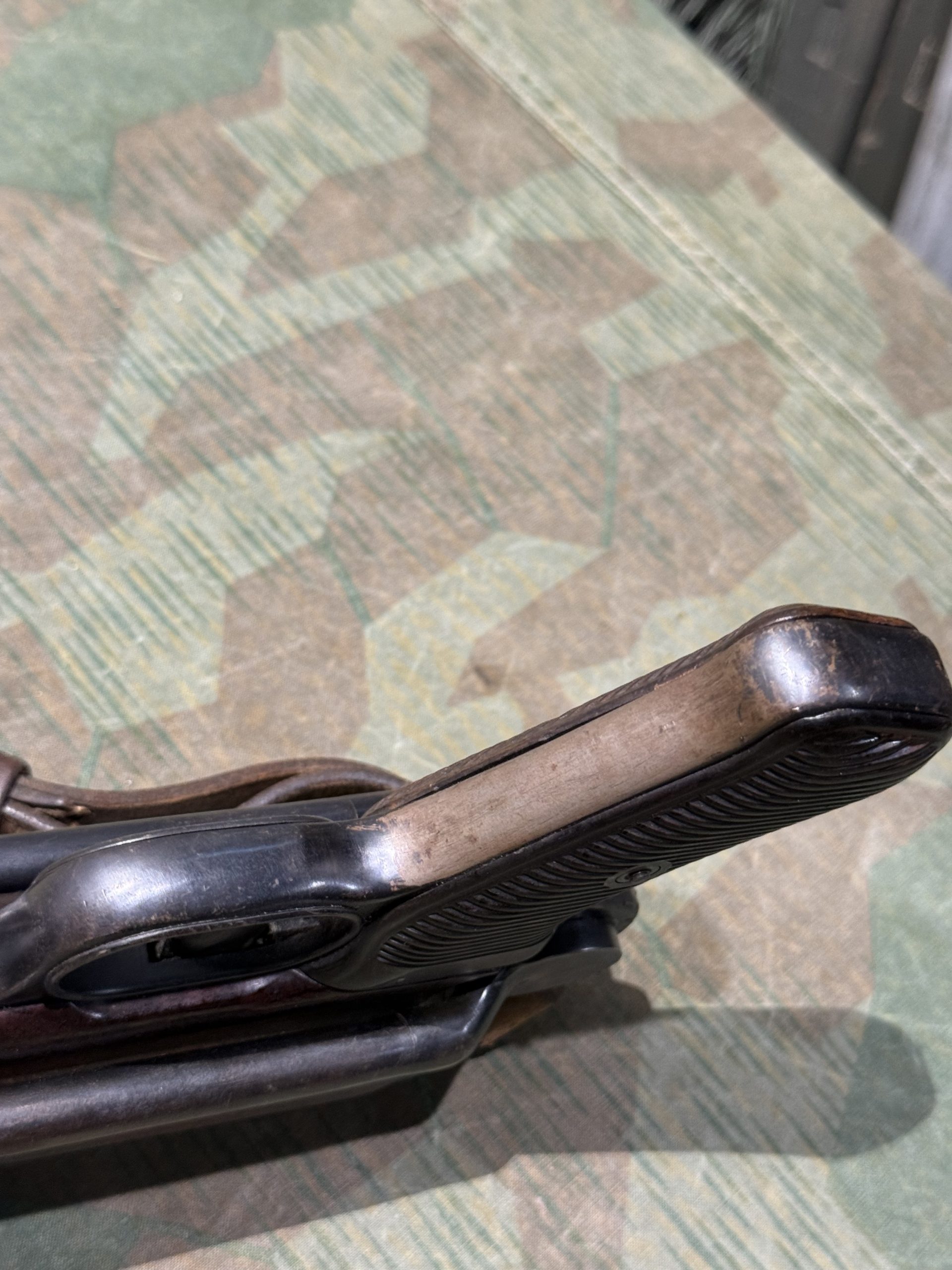 Original WW2 German Deactivated MP40 Display Gun BNZ 1943 Marked w/ Live Barrel, Sling & Magazine - Image 17