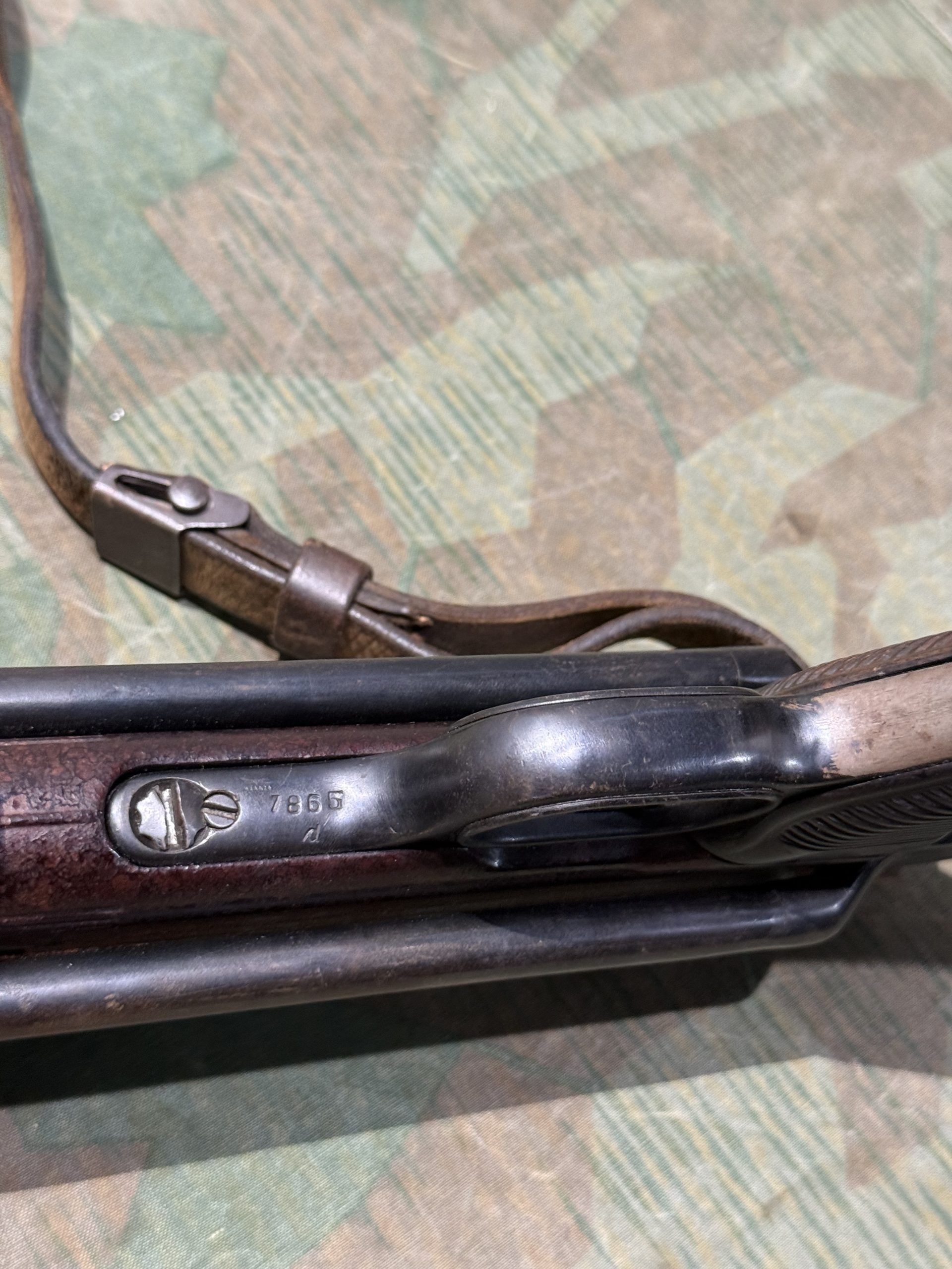 Original WW2 German Deactivated MP40 Display Gun BNZ 1943 Marked w/ Live Barrel, Sling & Magazine - Image 18