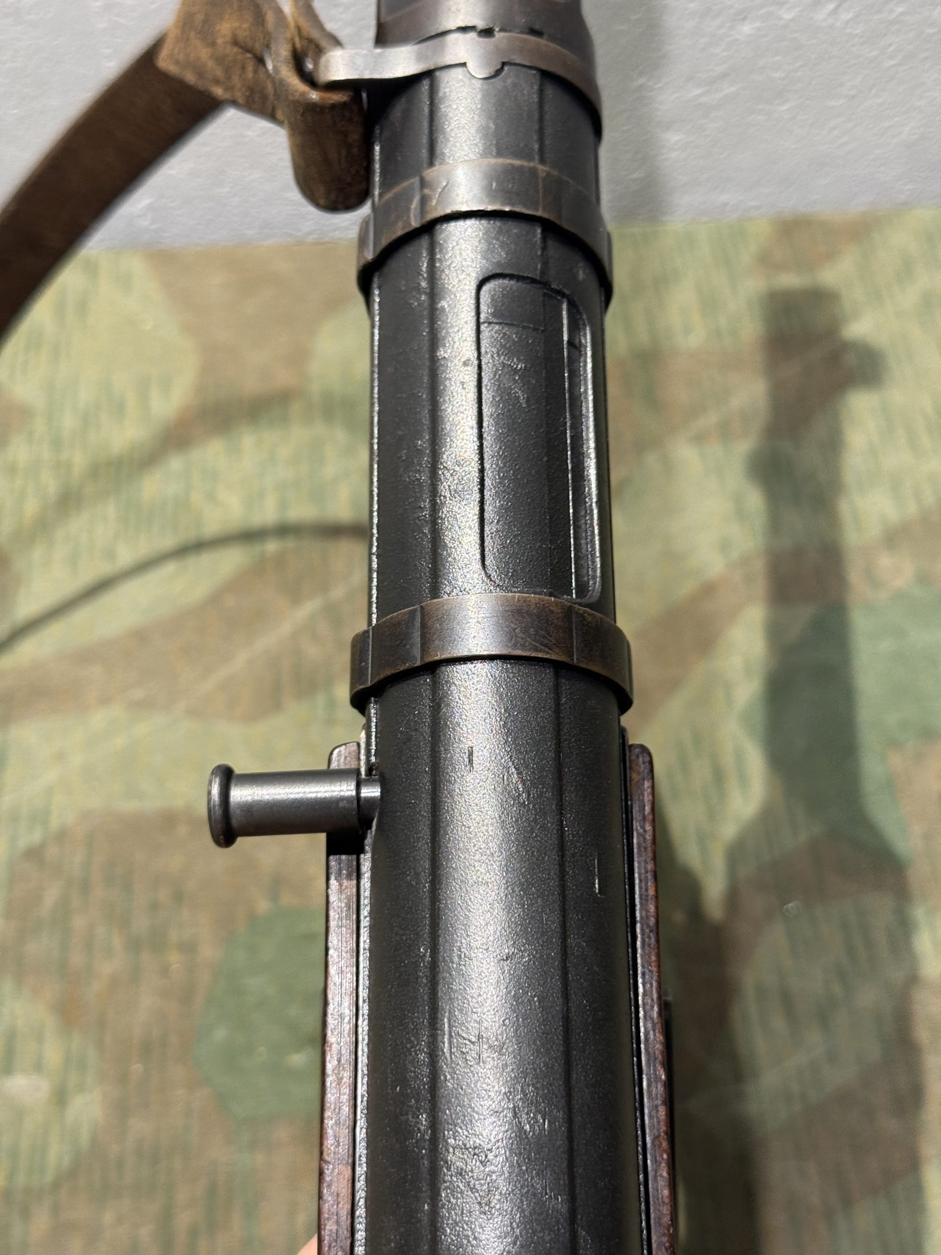 Original WW2 German Deactivated MP40 Display Gun BNZ 1943 Marked w/ Live Barrel, Sling & Magazine - Image 22