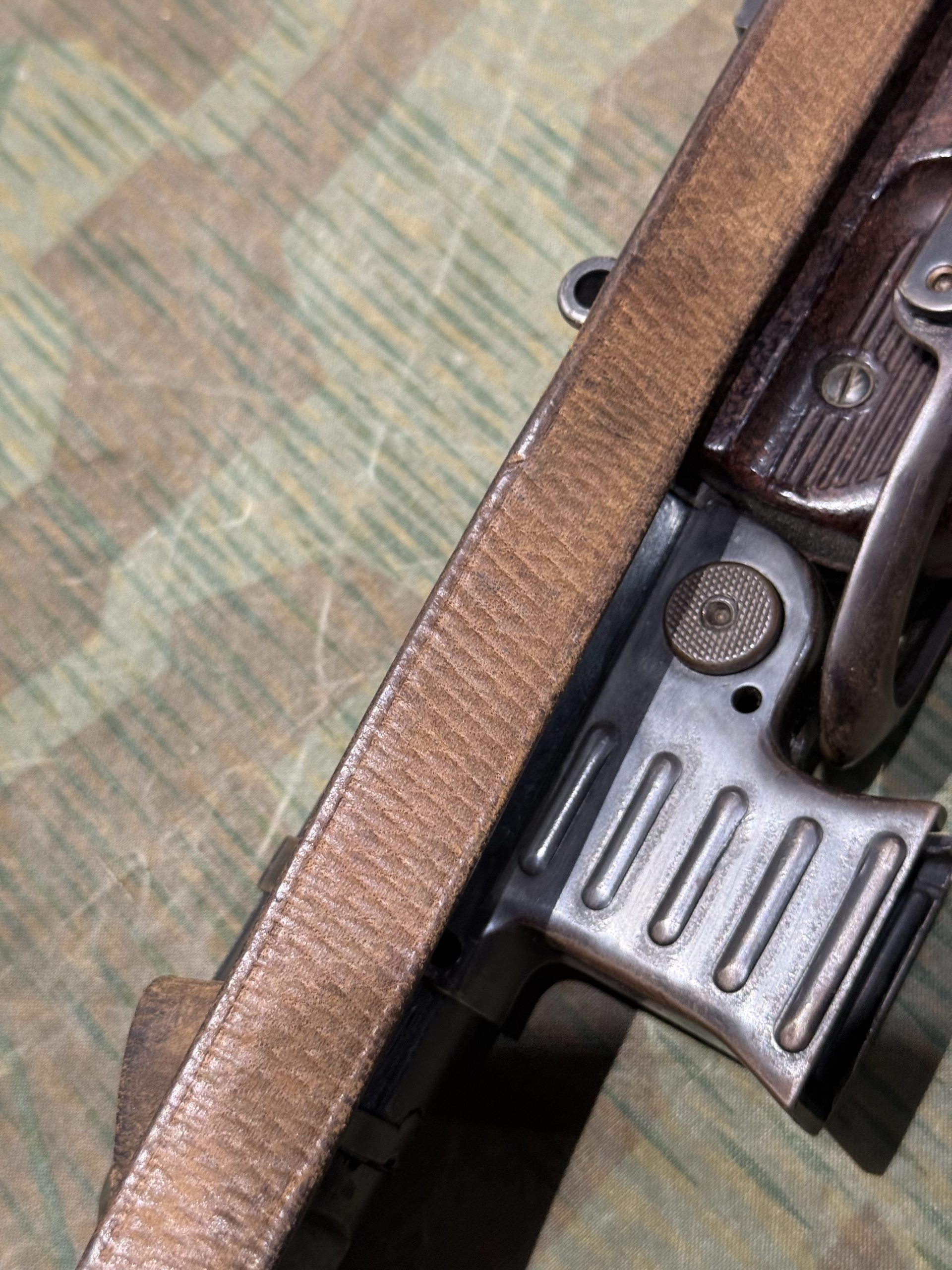 Original WW2 German Deactivated MP40 Display Gun BNZ 1943 Marked w/ Live Barrel, Sling & Magazine - Image 36